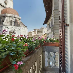 https://bb-di-piazza-del-duomo.it-tuscanyhotel.com