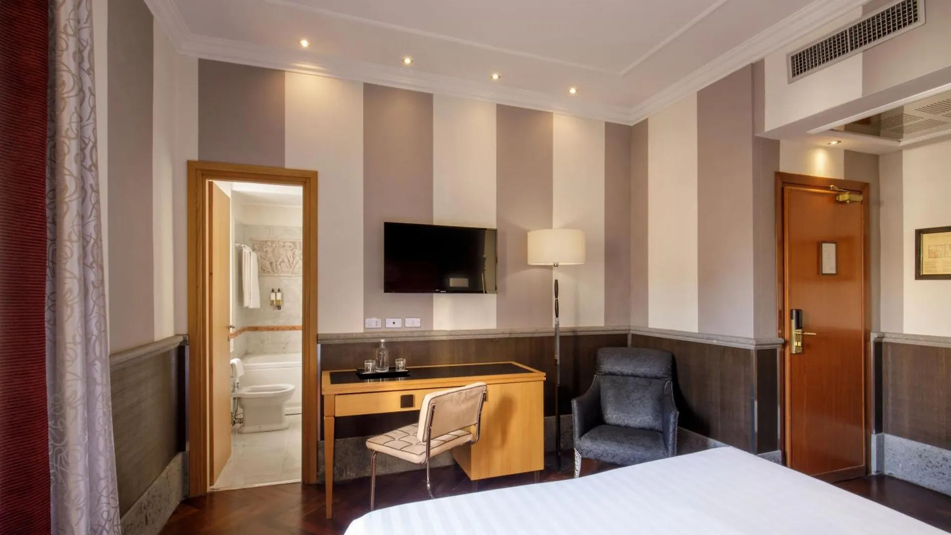 Hotel Royal Court Rome Italy