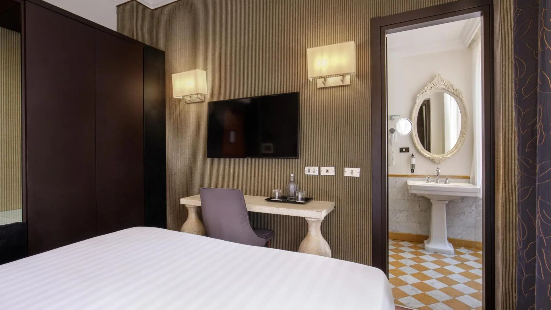 ****  Hotel Royal Court Rome Italy